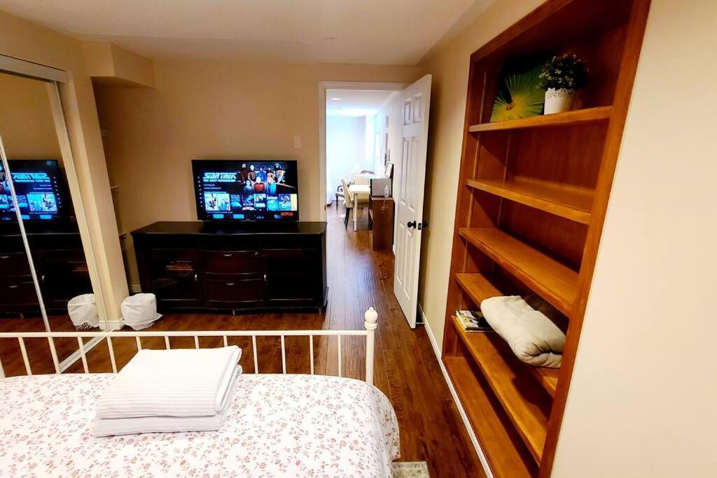 Spacious And Bright Unit With Natural Light. ピカリング エクステリア 写真