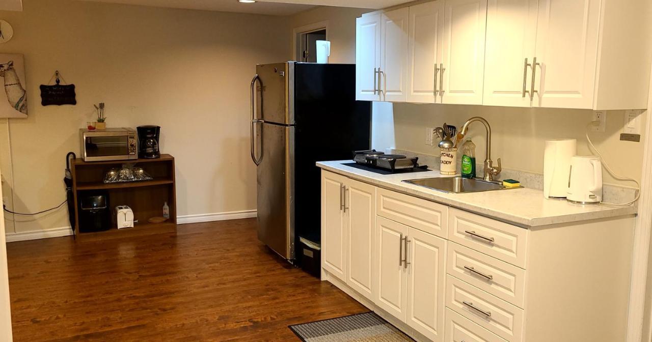 Spacious And Bright Unit With Natural Light. ピカリング エクステリア 写真