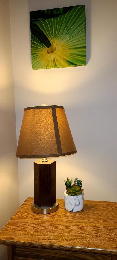 Spacious And Bright Unit With Natural Light. ピカリング エクステリア 写真